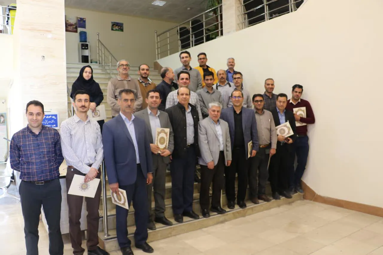 تجلیل از کارکنان اداره امور پشتیبانی دانشکده علوم پزشکی مراغه در پایان سال
