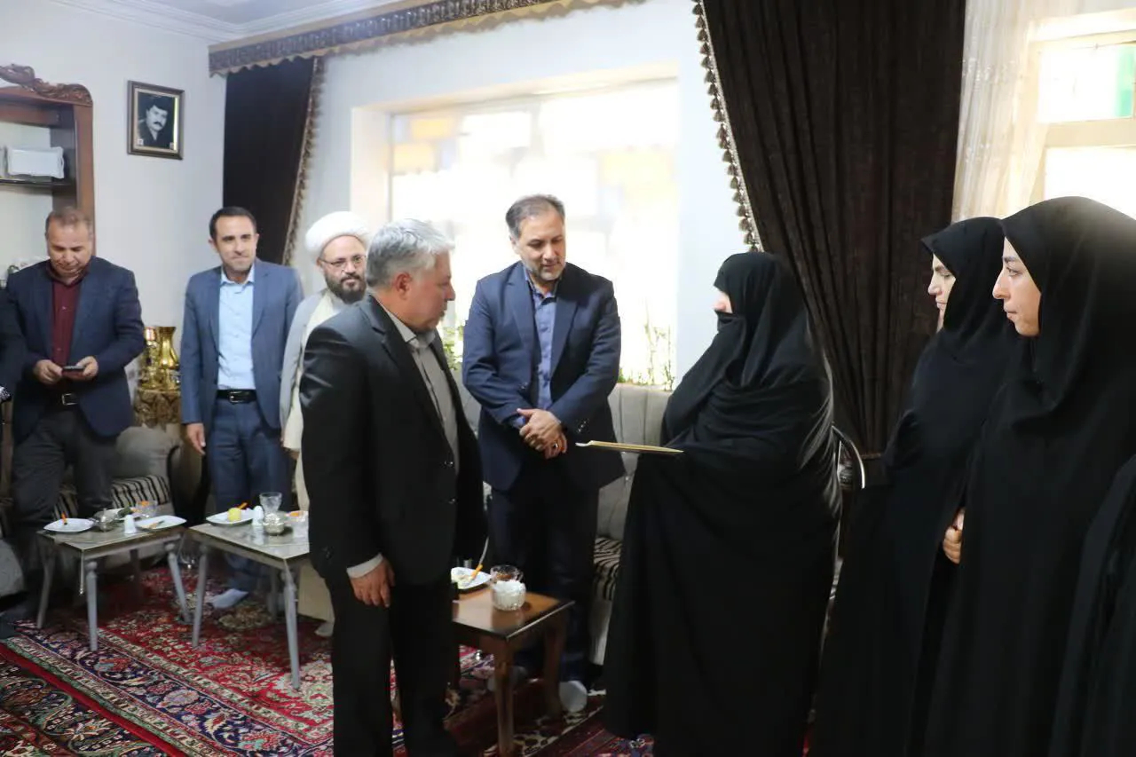 دیدار با خانواده شهدا به مناسبت هفته دفاع مقدس در مراغه